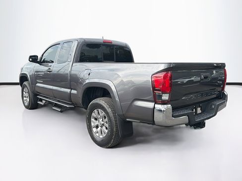 Used 2018 Toyota Tacoma SR5 image 5