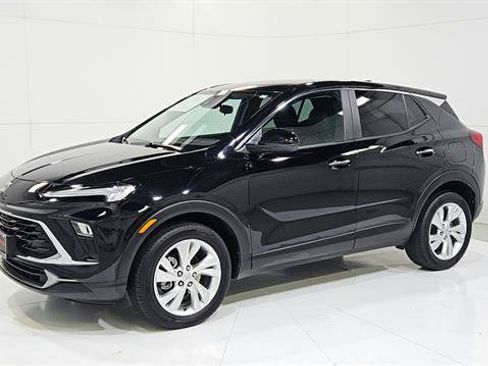 Used 2025 Buick Encore GX Preferred FWD image 3