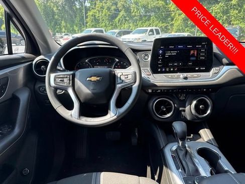Used 2024 Chevrolet Blazer LT w/ Convenience Package FWD image 22