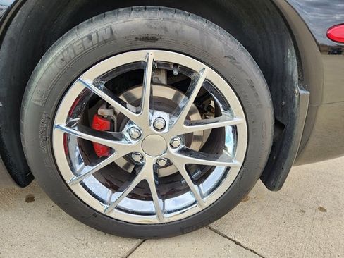 Used 2001 Chevrolet Corvette Convertible w/ Preferred Equipment Group2 image 12