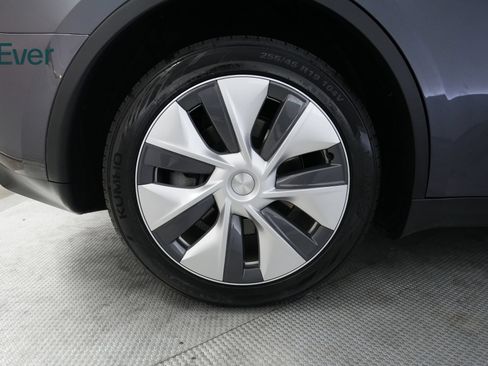 Used 2023 Tesla Model Y Long Range AWD/4WD image 21