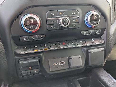 Used 2022 GMC Sierra 1500 SLT AWD/4WD image 22