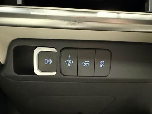 Used 2025 Hyundai Santa Fe SEL FWD image 19
