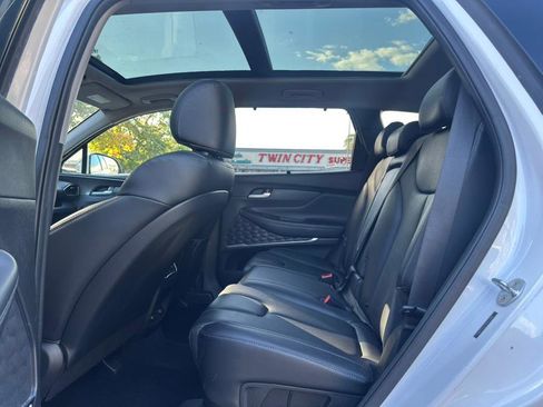 Used 2023 Hyundai Santa Fe SEL w/ Premium Package image 11