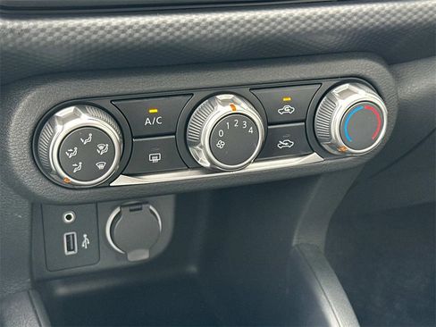 New 2025 Nissan Kicks Play S w/ Interior Electronics Package image 5