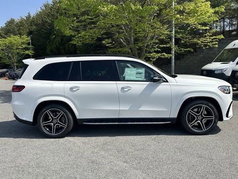 New 2026 Mercedes-Benz GLS 450 4MATIC image 9