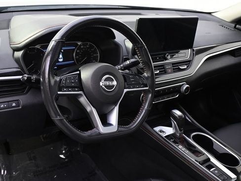 Used 2023 Nissan Altima 2.5 SR w/ SR Premium Package AWD/4WD image 11