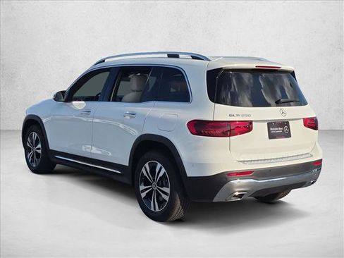 Certified 2025 Mercedes-Benz GLB 250 image 8