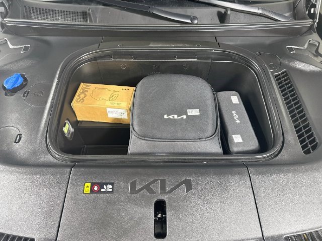 Used 2024 Kia EV9 Land AWD/4WD image 38