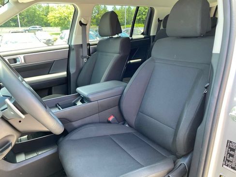 Used 2025 Hyundai Santa Fe SE FWD image 22
