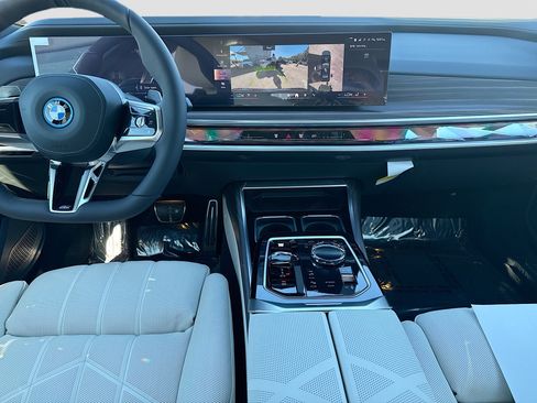 New 2026 BMW 750e xDrive image 19