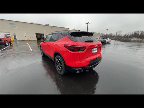 Certified 2024 Chevrolet Blazer RS w/ Driver Confidence II Package image 6