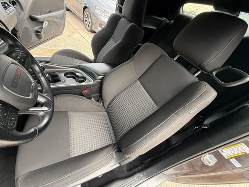 Used 2022 Dodge Challenger R/T w/ Driver Convenience Group RWD image 18