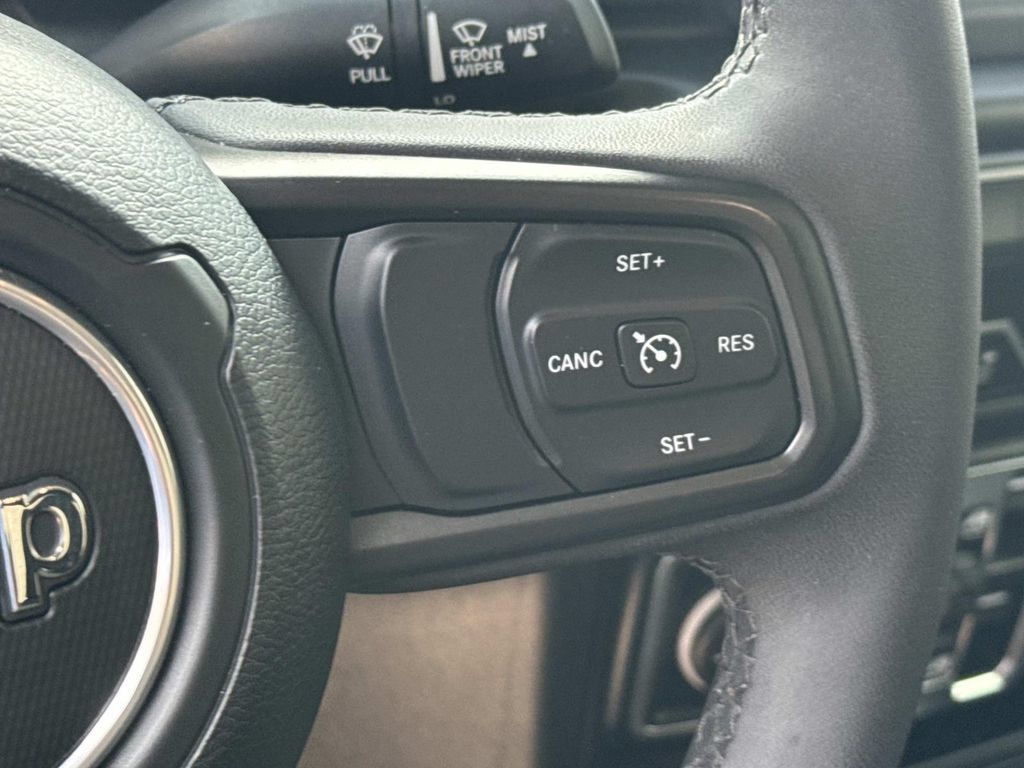 Used 2023 Jeep Gladiator Sport AWD/4WD image 24
