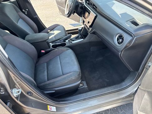 Used 2019 Toyota Corolla LE FWD image 34