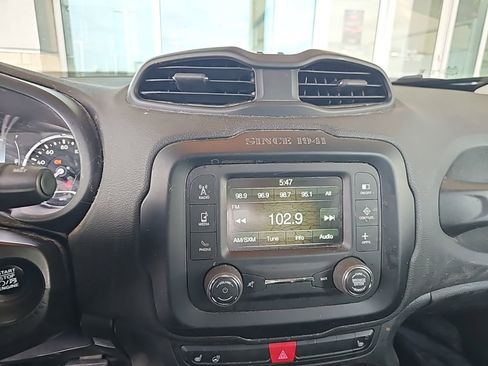 Used 2017 Jeep Renegade Altitude image 8