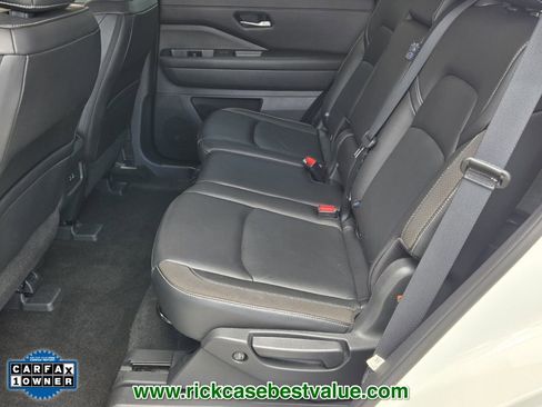 Used 2024 Nissan Pathfinder SL w/ Cargo Package FWD image 12