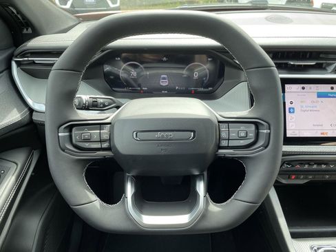 New 2026 Jeep Cherokee Laredo AWD/4WD image 15
