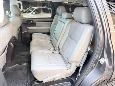 Used 2016 Toyota Sequoia SR5 w/ Premium Package AWD/4WD image 23