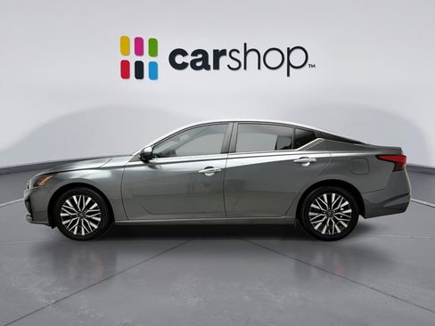 Used 2023 Nissan Altima 2.5 SV image 2
