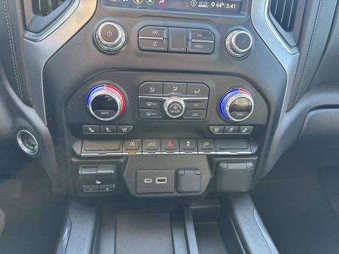 Used 2020 GMC Sierra 1500 SLT w/ SLT Convenience Package image 25