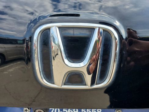 Used 2018 Honda Pilot Touring image 16