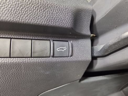 Used 2024 Toyota RAV4 XSE AWD/4WD image 28