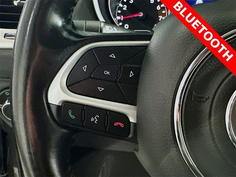 Used 2020 Jeep Compass Latitude image 34