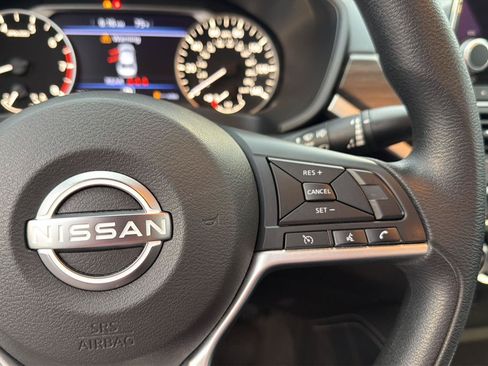 Used 2023 Nissan Altima 2.5 SV FWD image 22