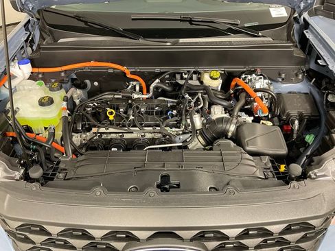 New 2026 Ford Maverick XLT w/ XLT Luxury Package FWD image 9