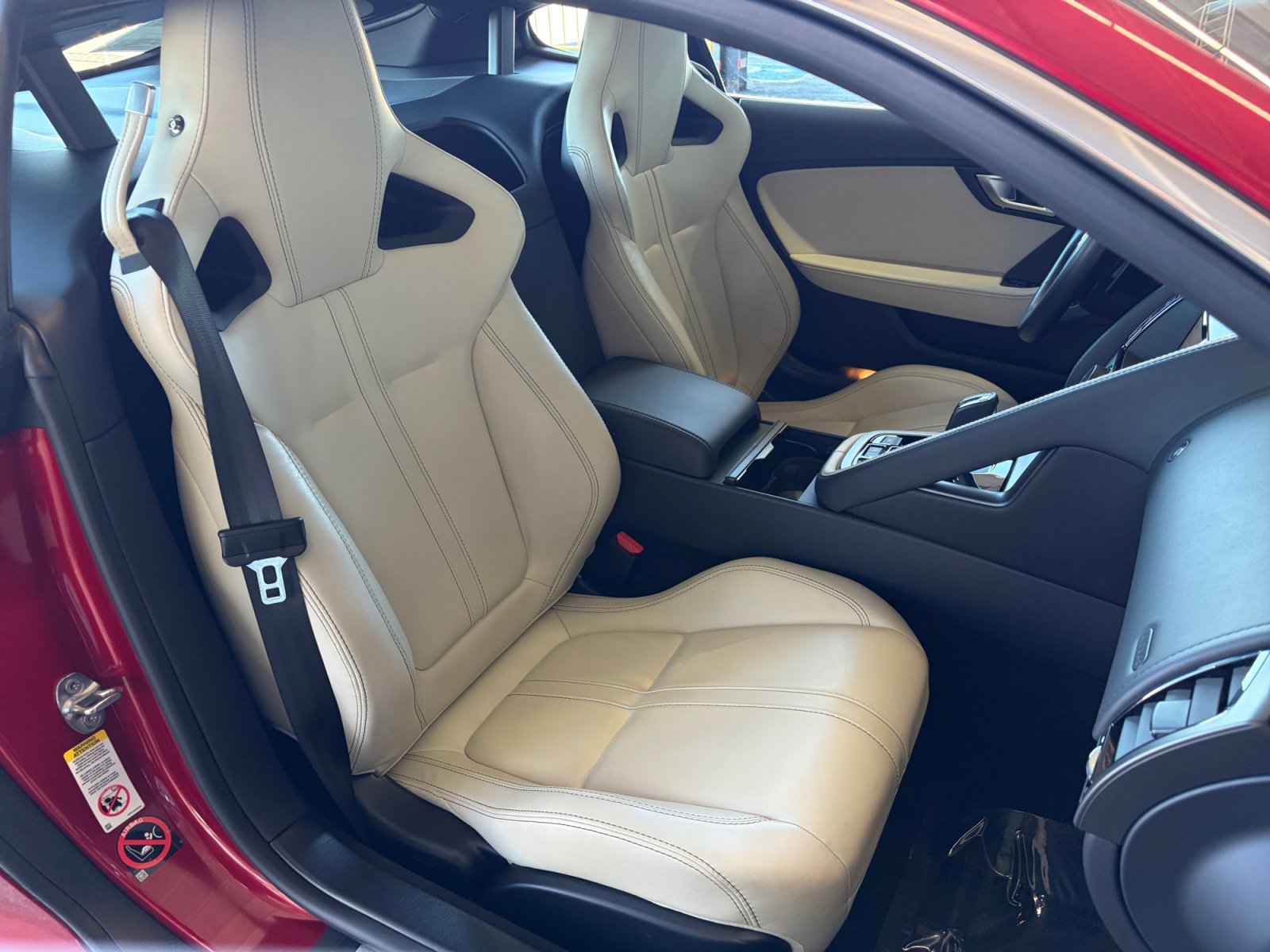 Used 2016 Jaguar F-TYPE Coupe RWD image 16