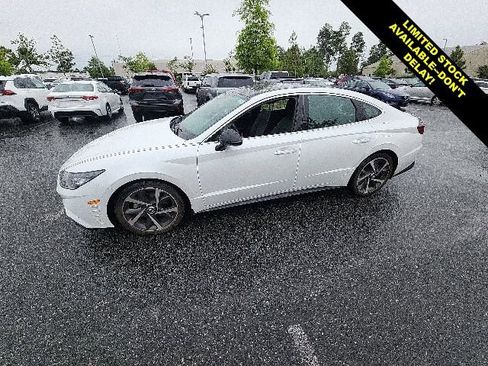 Used 2022 Hyundai Sonata SEL Plus w/ Preferred Accessory Package FWD image 6