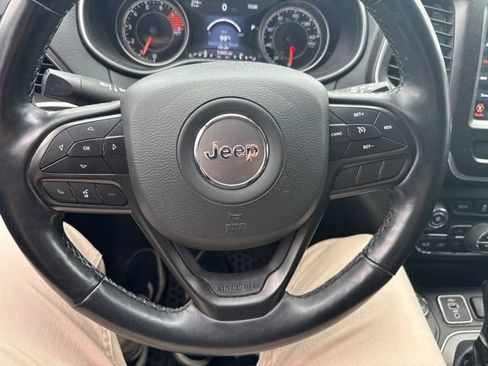 Used 2021 Jeep Cherokee Trailhawk w/ Comfort/Convenience Group AWD/4WD image 18