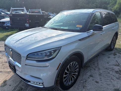 Used 2020 Lincoln Aviator Reserve w/ Elements Package Plus AWD/4WD image 3