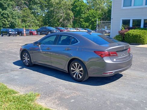 Used 2017 Acura TLX w/ Technology Package FWD image 3
