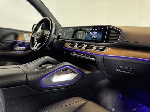 Used 2023 Mercedes-Benz GLS 450 4MATIC image 11