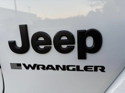 New 2026 Jeep Wrangler Unlimited Sahara AWD/4WD image 11