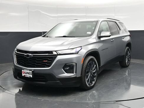 Used 2023 Chevrolet Traverse RS w/ LPO, Floor Liner Package AWD/4WD image 7