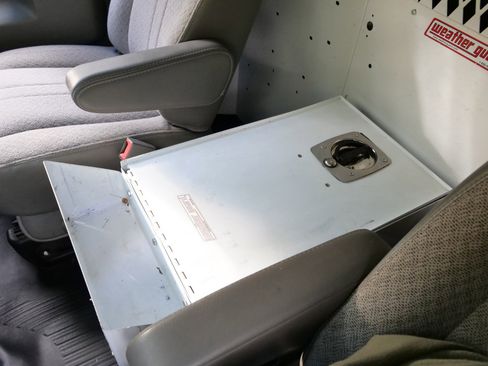 Used 2018 GMC Savana 3500 w/ Driver Convenience Package image 19