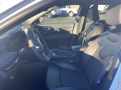 New 2026 Jeep Compass Latitude AWD/4WD image 9