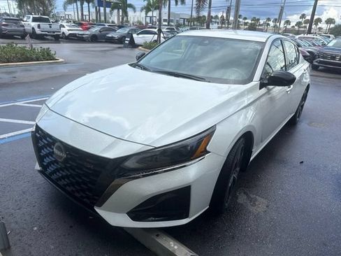 Used 2024 Nissan Altima 2.5 SR FWD image 1