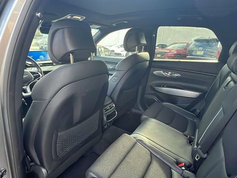 Used 2022 Genesis GV70 2.5T w/ Sport Prestige Package image 37