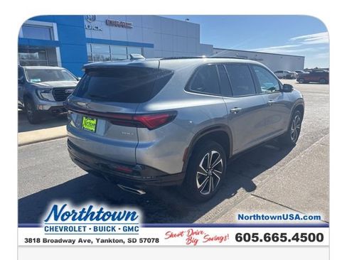 Used 2025 Buick Enclave Sport Touring image 11