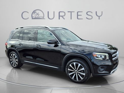 Used 2023 Mercedes-Benz GLB 250 image 9