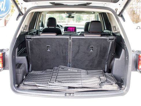 Used 2024 Volkswagen Atlas Peak Edition SE image 25