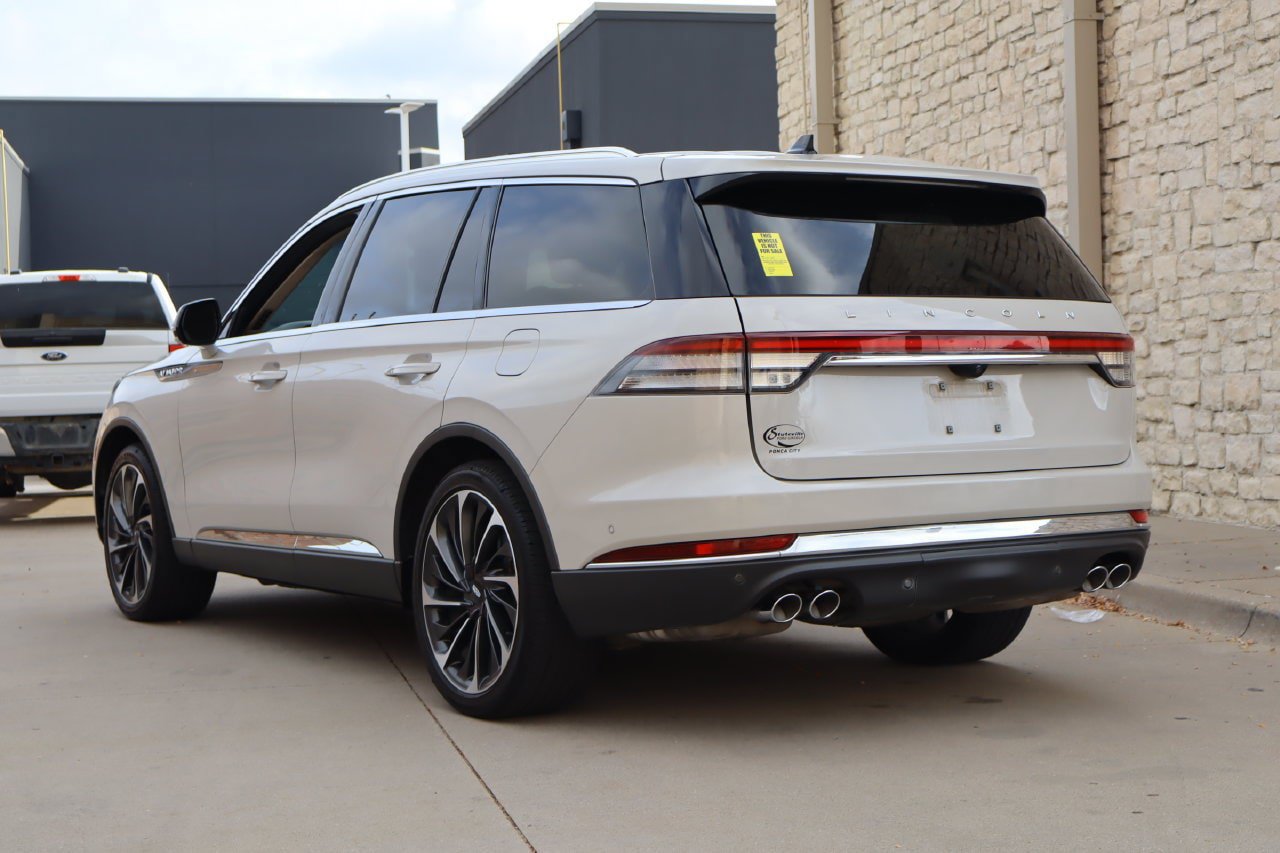 Used 2024 Lincoln Aviator Reserve w/ Equipment Group 201A RWD image 3
