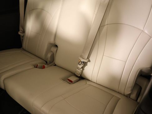 Used 2023 Buick Enclave Premium w/ Experience Buick Package FWD image 13