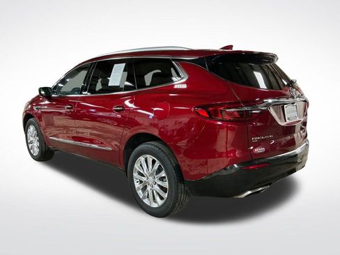 Used 2021 Buick Enclave Essence w/ Sound and Sites Package AWD/4WD image 3