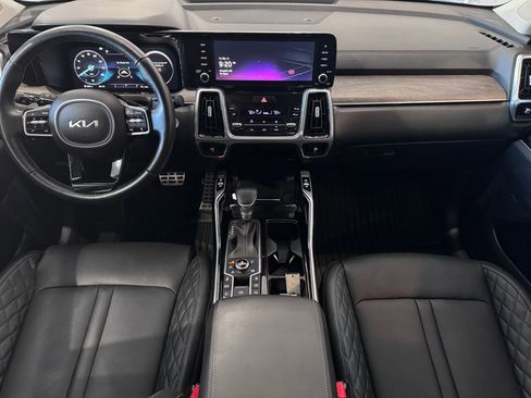 Used 2023 Kia Sorento SX Prestige image 12
