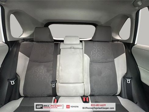Used 2021 Toyota RAV4 XLE image 18